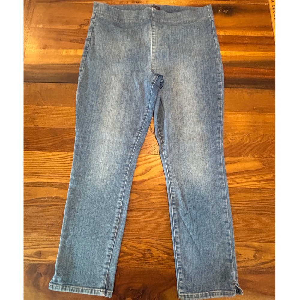 NYDJ Lift Tuck Pull On Straight Leg Jeans Medium Wash Blue Denim Womens 16